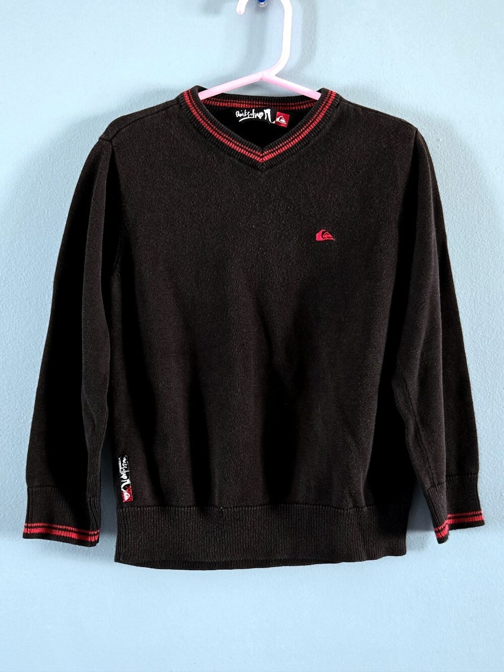 Quiksilver Black V-Neck Sweater with Red Trim Boys 4T (Small)
